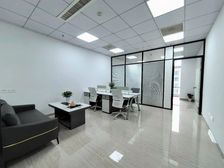 深蓝大厦85平 朝向南 带全套办公家具