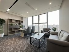 八号线地铁口!自控空调!格局可改!含税带家具!电销!金融收选