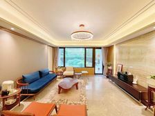 北龙湖足球公园旁 珑湖上镜精修四房一楼带院子带精修地下室急售