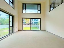 北龙湖足球公园旁 碧桂园双拼别墅带三面大花园220平三个车位