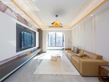 未入住的全新装修,空调地暖都有,南北通透,顶峰景观房,有钥匙