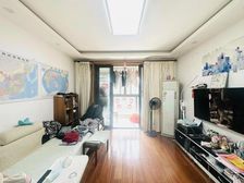 地铁口 品质小区 大两房 房东出售出售 看房方便 不要错过,