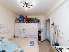 三梯队浦外东挂户口一房,厅朝南带阳台,房东诚售价可谈