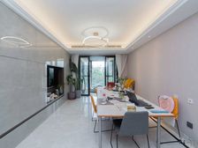 新城樾隽中央 房东吐血价 外地工作了 诚心出售 可议大刀