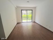 东宸1复2,带大花园另60平地下室,大4房次新房,临港大道旁