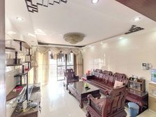 水岸花都 4室1厅 130.82平