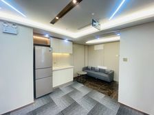 万达广场特价房!3.2元给免租期 东南向 24空调可注册