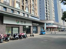 单价6666中吴大道十字路口大润发对面沿街酒店商铺!