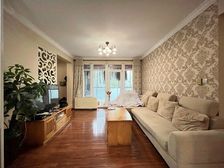 安亭新镇雅苑,三房两卫,总价低,楼层好,近商超,满五年急售!