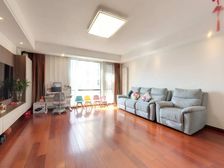 东城郡婚房4居室 采光充足南北中间楼层