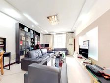 嘉宝花园三期 中间楼层 诚意出售 价格看中可以谈