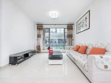 小张推荐:朝南,光线采光很好,户型方正稀少户型