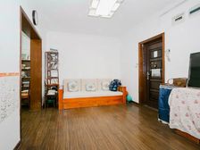 一楼送大花园,南北通全明两房,业主诚售!采光十足,价格可谈