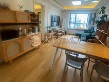 看房方便,房东诚意出售,付款好价格可谈一辆奔驰E,带车位。