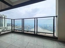 渝中区江景大平层丶改善必看丶中高楼层丶视野无遮挡丶门口双轻轨