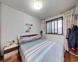 朝南 小两房 视野好 诚心出售