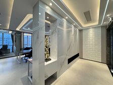 万达中心 百平精致装修 房东新装急出 端户两面采光