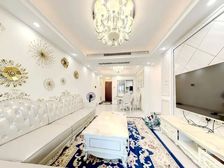 星河丹堤G区,豪装3房,价格可谈,带车位!