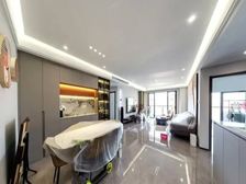 星河丹堤花园 136.67平4居 东南北向豪华装修 方便看房