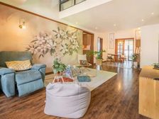 新上 业主急售 带大露台 保养新 出门即书 光环重光5号线