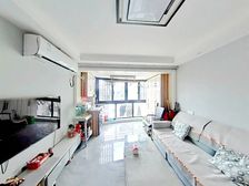 新上房源,40萬精装全送,带固定车位,一梯两户,随时可以看房