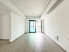 好房急售!六边形战士 门口光环与双轻轨 数八加持