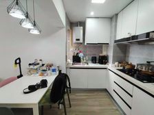 金桥酒店公寓,二期带燃气,可住家,上实皆 ,价格可谈