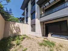 房子位置好,小区中间,双首层,采光好,视野开阔