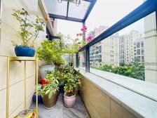 带露台!带车位!新上洋房 板式结构 拎包即入住 全屋中央空调