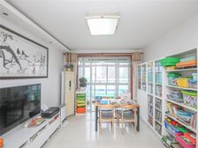 新出急售,书包未用,北洋泾路地轨旁,二改三,拎包入住,能还价
