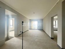 3室 电梯房 毛坯 南北通透 113平 诚心出售 价格可议