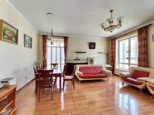 神州花园 南北通透三室 小区环境好 交通便利 电梯房诚意出售