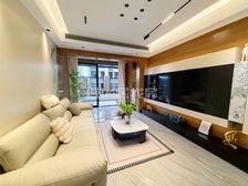 网红公园的门口 带前后花园洋房 精装三房拎包入住 有公交云巴