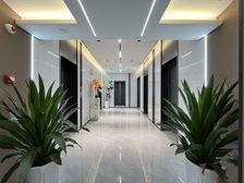 太白南路科创大厦,整层豪华装修,精装全配拎包入住。