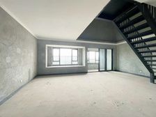 被 公园 商圈 地铁包圆的小区 马路对面是光环花园城