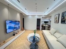 璧山轻轨站旁 豪装四房 拎包入住 业主急售