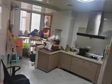 72万拿下公务员小区精装四房 交通便捷 近医院 双卫