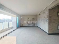 单价 多轻轨大平层一梯一户 9 大阳台 门口