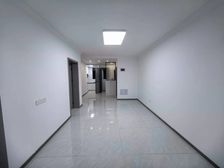 户型好+离22号线近+中间楼层采光好