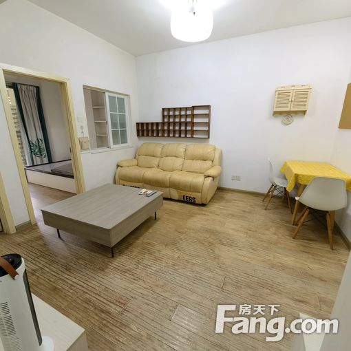 青秀七星精装两房 南北通透电梯房 价格可谈 拎包入住 户型方