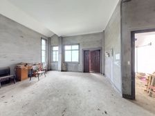 地铁口盘龙湾一期双拼别墅 临主路 地下室带采光天井 开间大