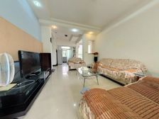 七彩花都B区一期 4室1厅 东南