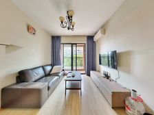 桐梓林欧城 采光好,客厅带阳台,视野开阔,户型方正