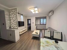 新场 张江南汇吉苑 1房56平 中间好楼层 精装修新环广场旁