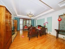 纯水岸前排湖景房,客厅出阳台正看湖景,诚心出售