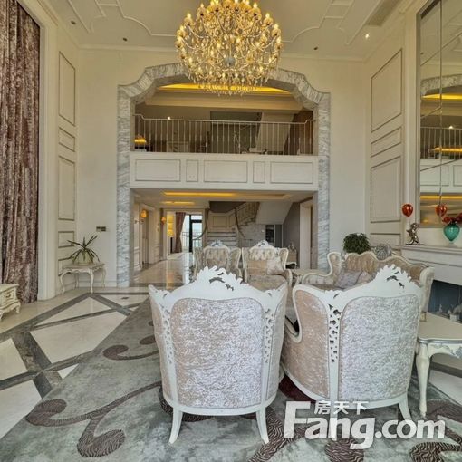 (中空三层顶层大复式)豪华装修保养好 景观好视野开阔 有钥匙