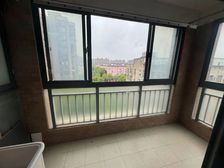 送车位 边套大两房 电梯房 正南朝向 精装可拎包入品房