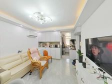 电梯房 还是精装修 还是地铁口 拎包入住 厨卫朝北 随时看房
