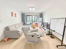 价可谈 带车位 125平精装修大3房 南北通透 采光好