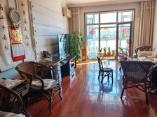 298万急售价可谈三室一楼带院欧洲小镇,买房不收取服费